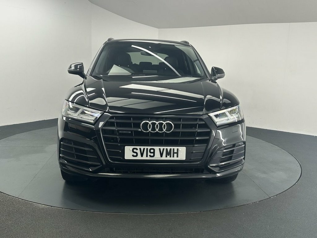 Audi Q5 2L Black Edition SV19VMH Black #4