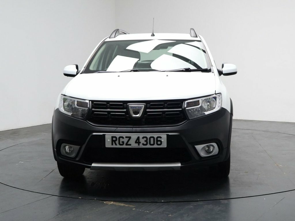 Dacia Sandero Stepway 1L Essential White #4