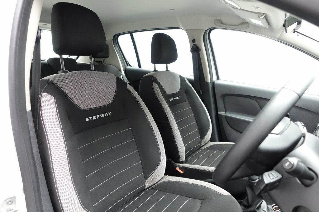 Dacia Sandero Stepway 1L Essential White #3