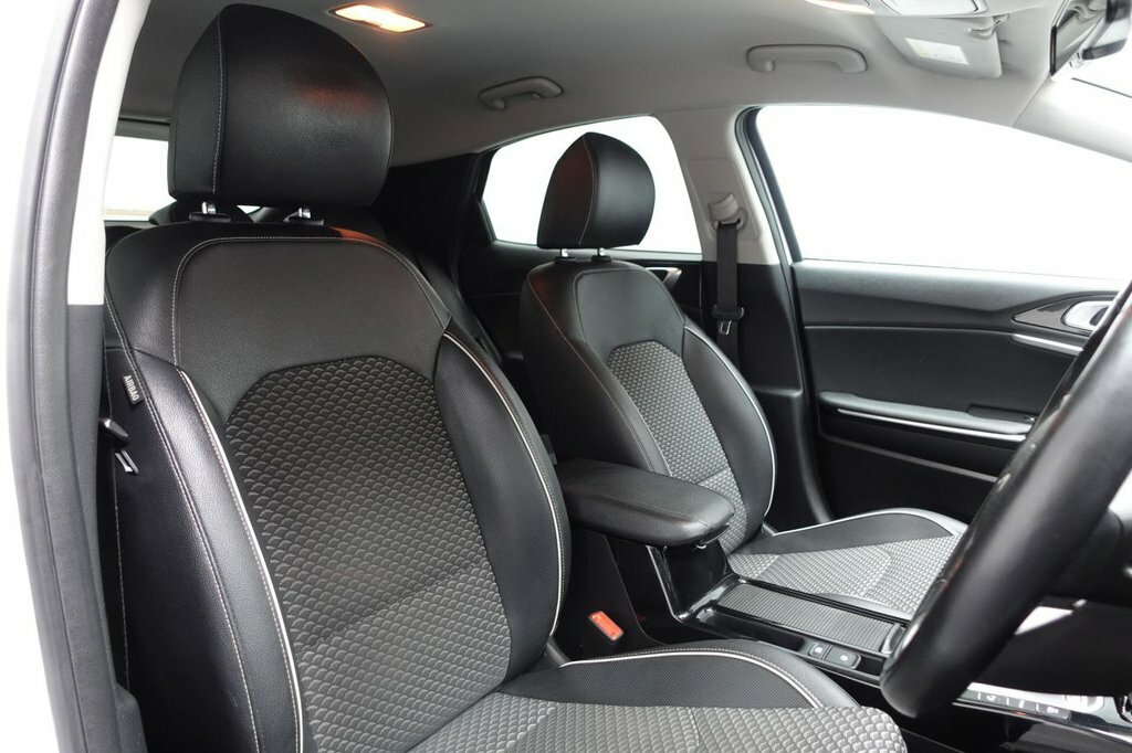 Kia Xceed 1.6L 3 PX22TNF White #3