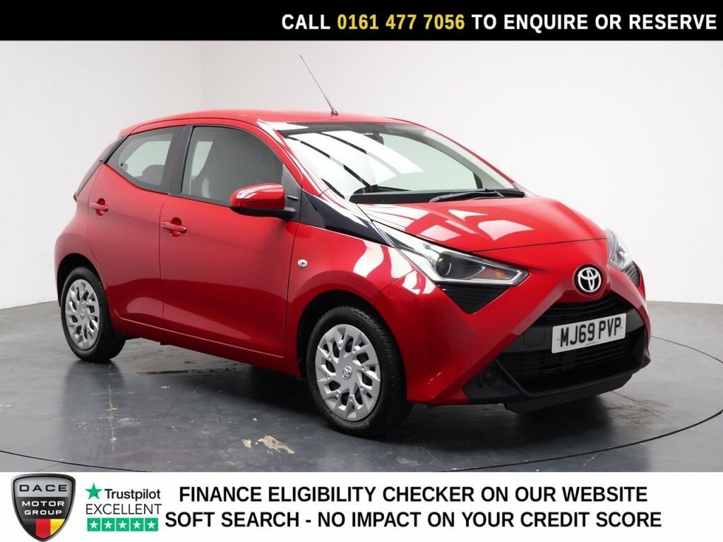Toyota Aygo 1L X-play Red