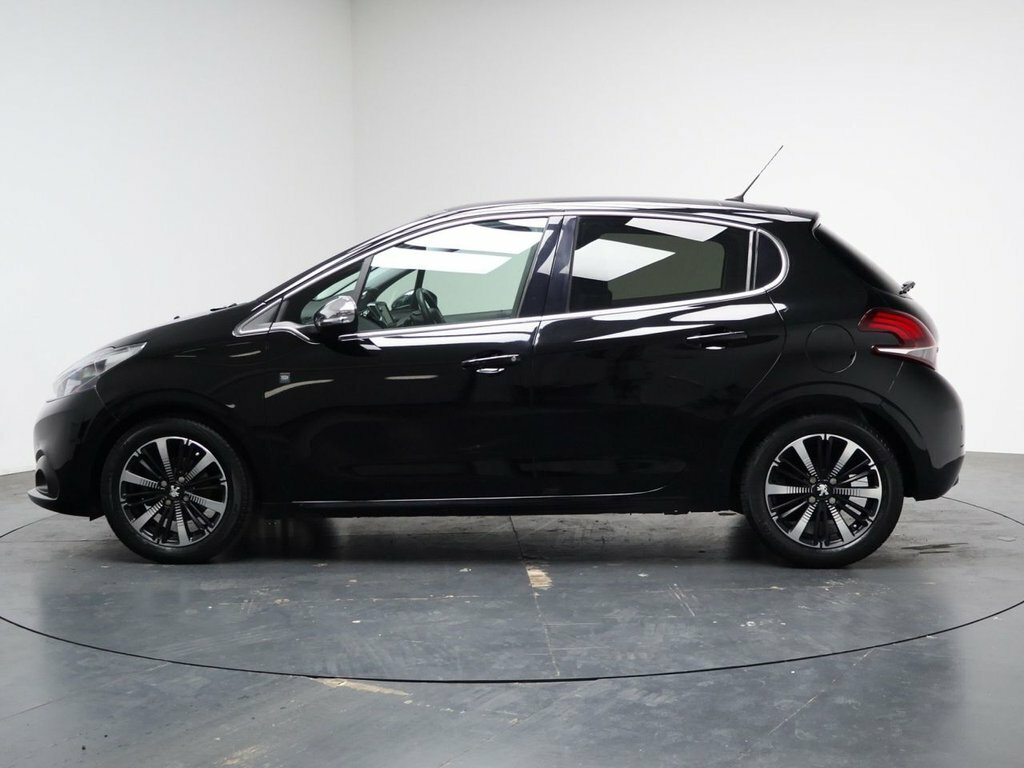 Peugeot 208 1.2L Tech Edition MF19WNZ Black #6