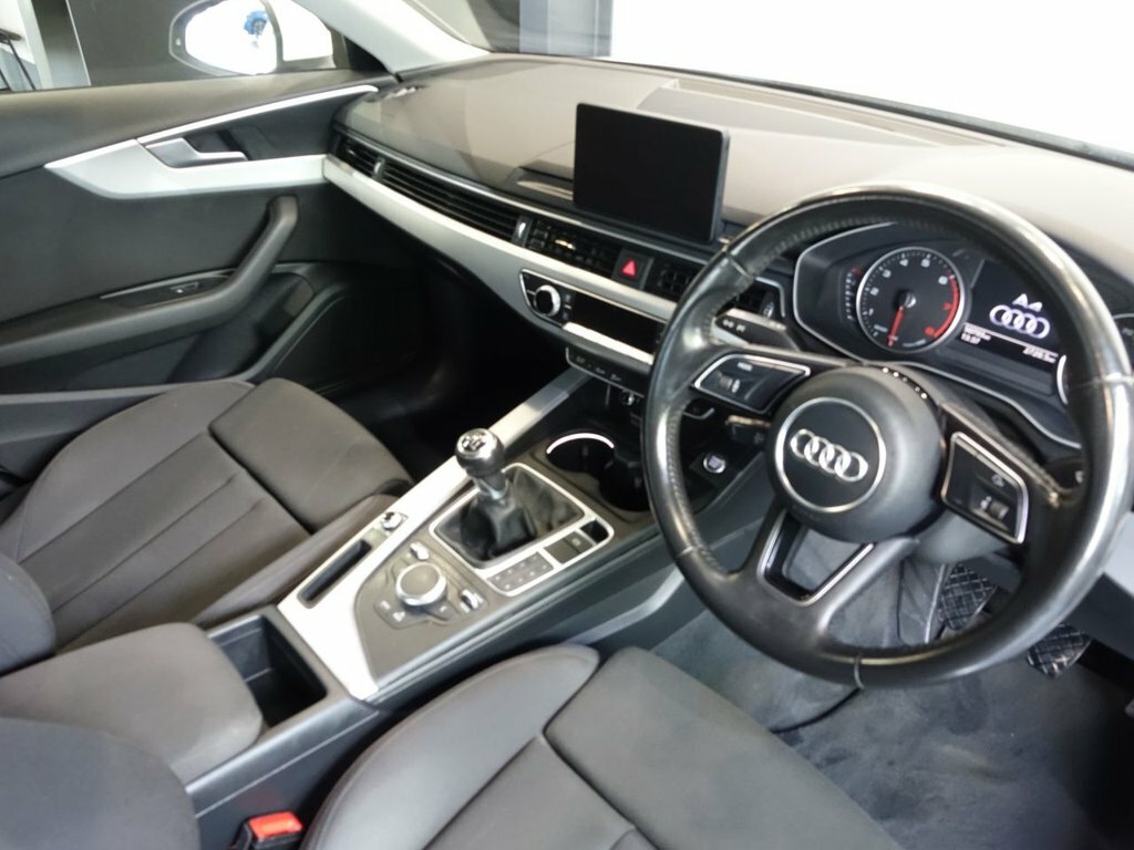 Audi A4 Avant 1.5L Zetec S White #2