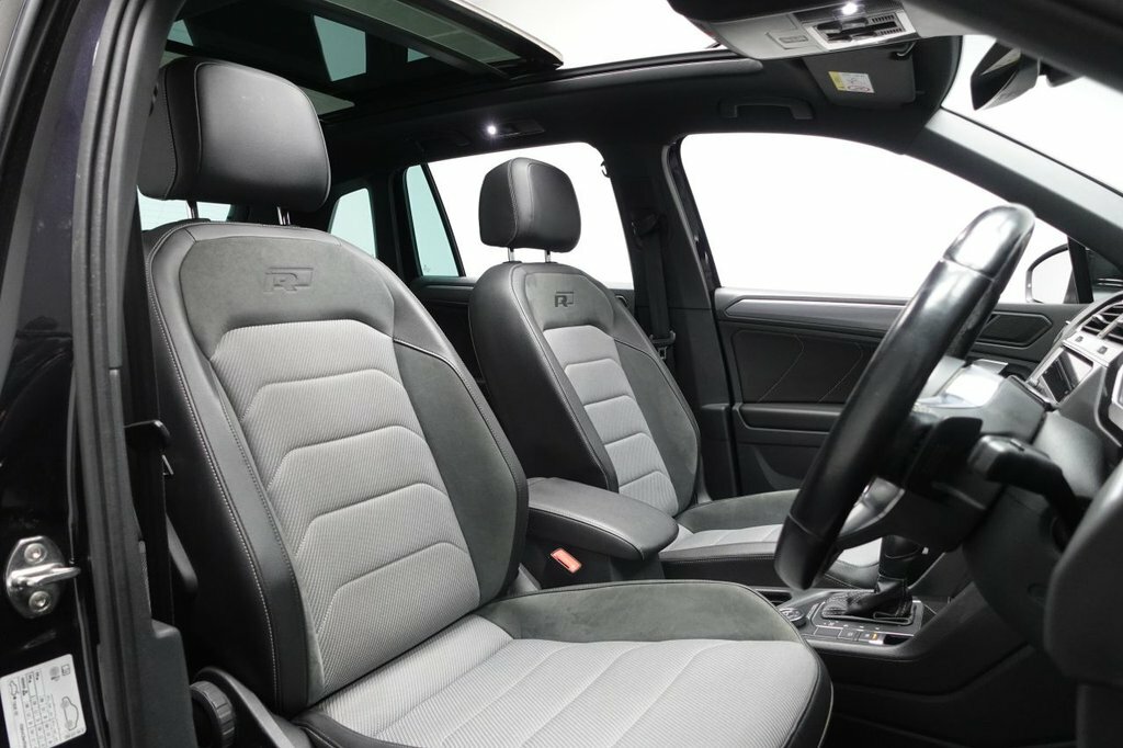 Volkswagen Tiguan 2L R-line Tech YH20EBX Black #3