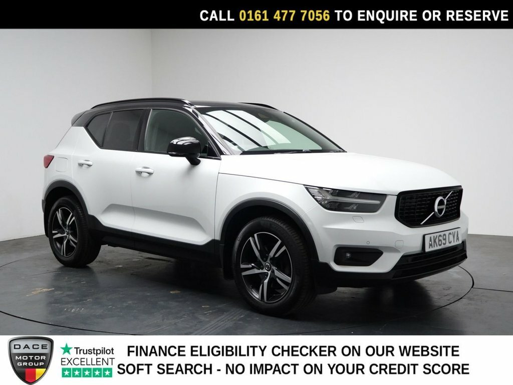 Volvo XC40 2L R-design White