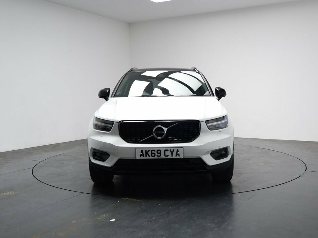 Volvo XC40 2L R-design AK69CYA White #4
