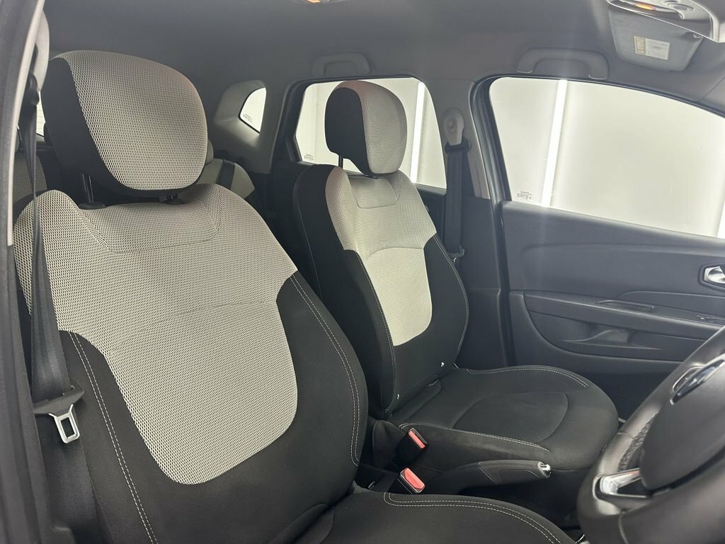 Renault Captur 0.9L Iconic Grey #2