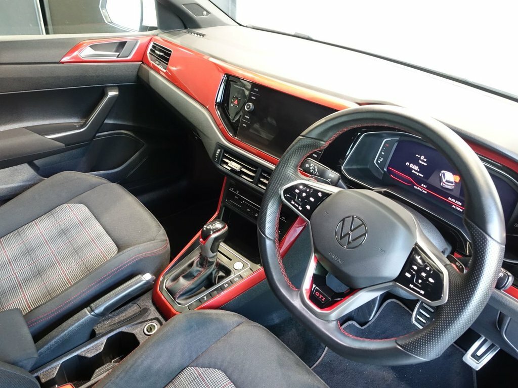 Volkswagen Polo 2L Gti YY22FHO White #2