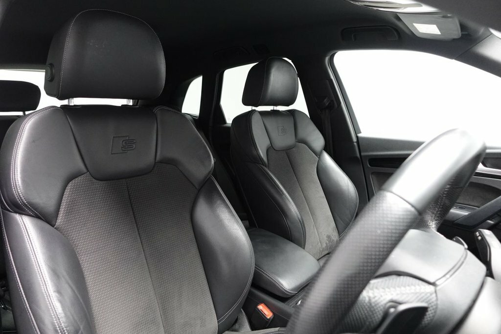 Audi Q5 2L Black Edition DG70ESF White #3