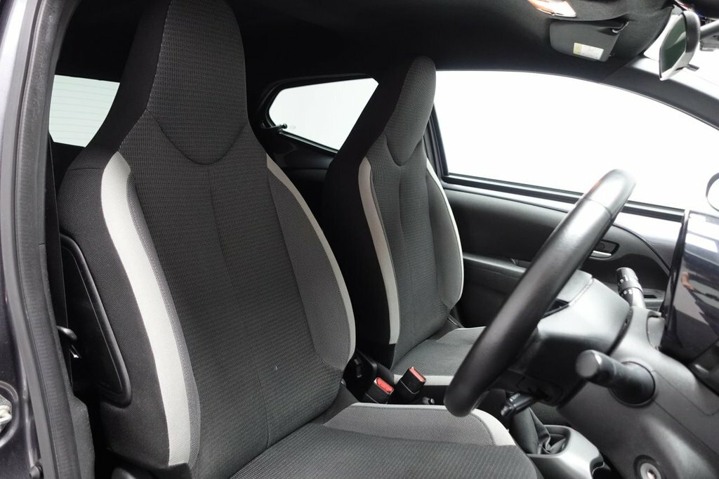 Toyota Aygo 1L X-trend YY71ZWN Grey #3