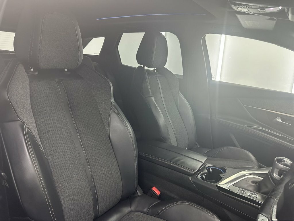 Peugeot 3008 1.5L Gt Line Premium YT68FWF Black #2