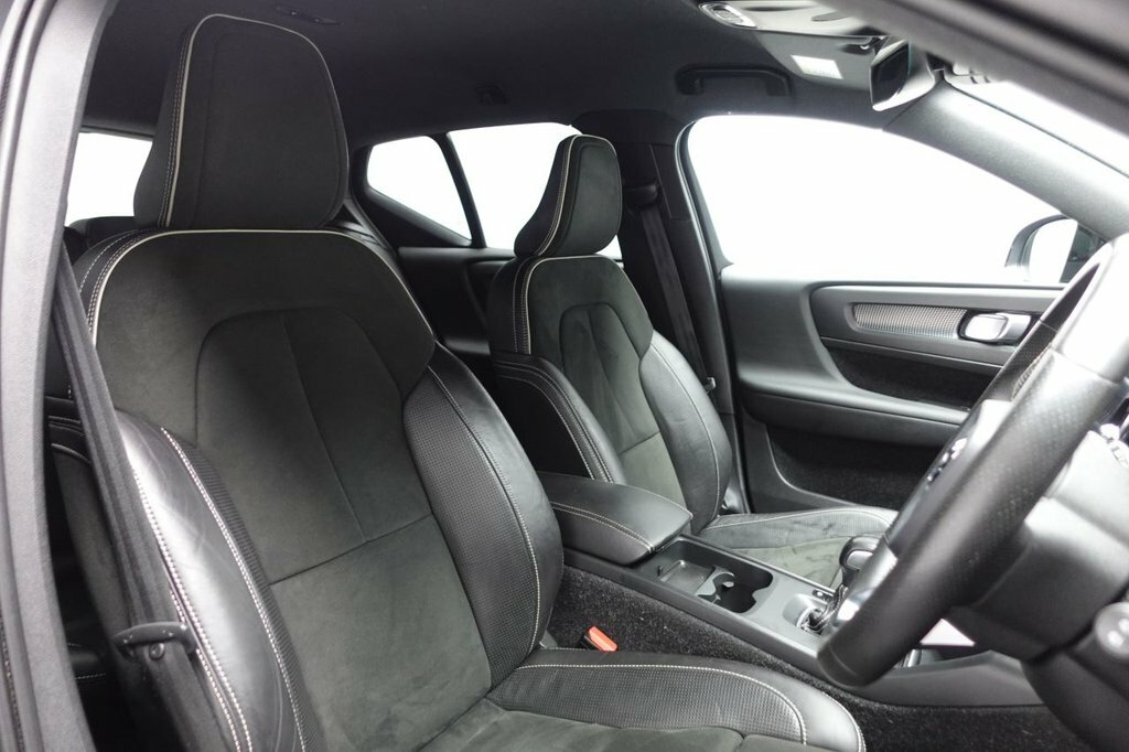 Volvo XC40 1.5L R-design DK20MVS Black #3