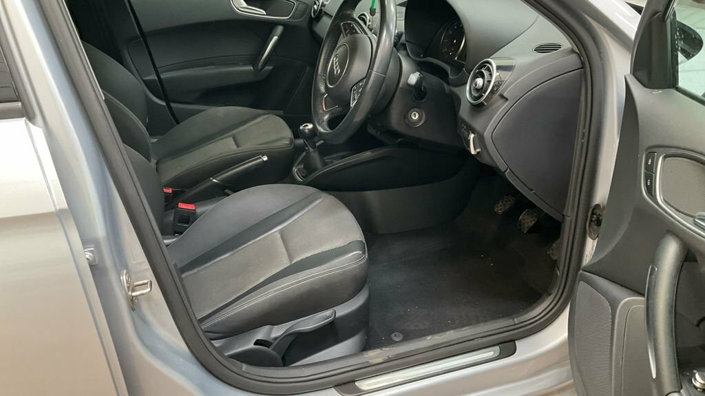 Audi A1 1L Sport OY18VJM Silver #2