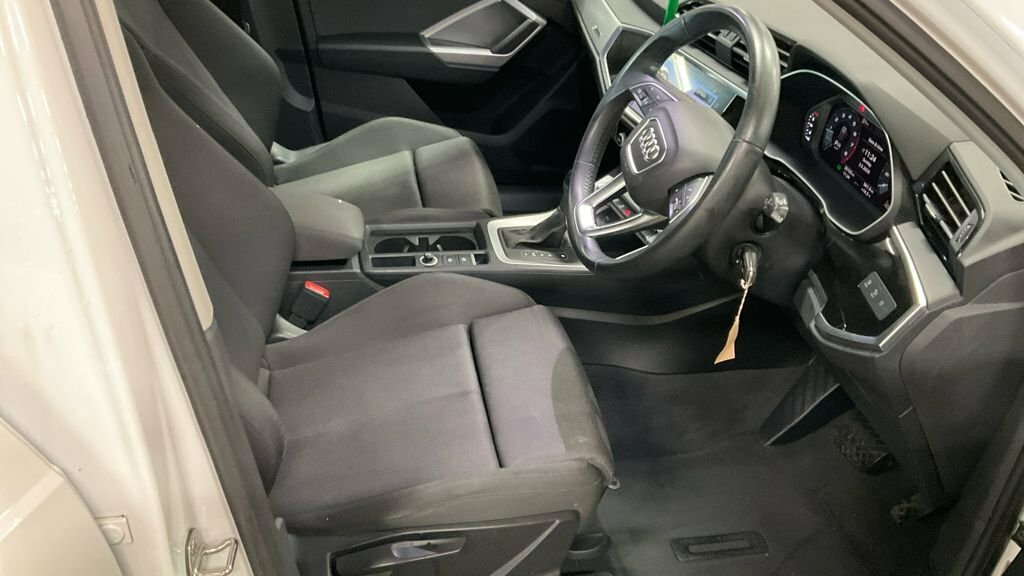 Audi Q3 1.5L Sport BM68HRA White #2