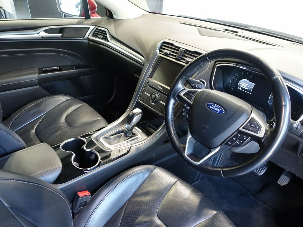 Ford Mondeo 2L Titanium AJ15OVK Red #2
