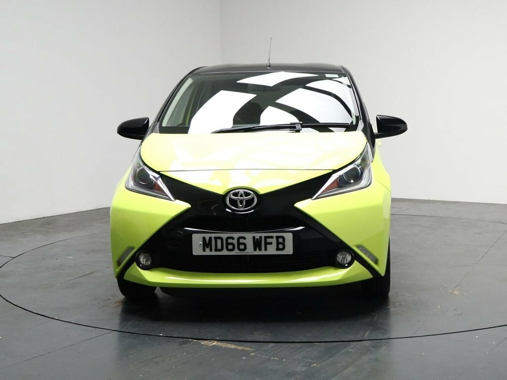 Toyota Aygo 1L X-cite 3 MD66WFB Yellow #4