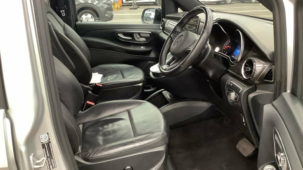Mercedes-Benz EQV Mpv Black #3