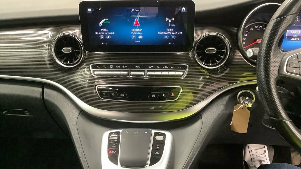 Mercedes-Benz EQV Mpv Black #2