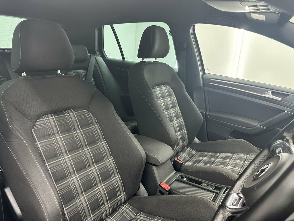 Volkswagen Golf 2L Gtd RV67UZJ Black #2