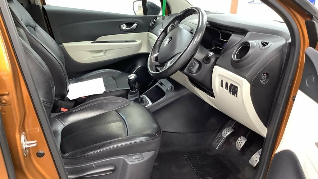 Renault Captur 0.9L Gt Line YT68FCD Orange #2