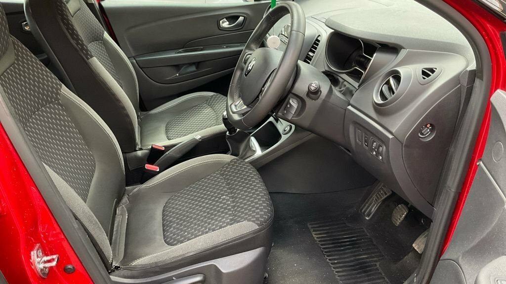 Renault Captur 0.9L Dynamique Nav BU18PXW Red #2