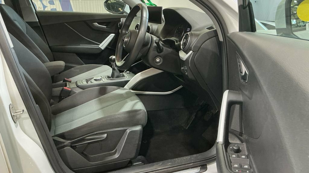 Audi Q2 1.6L Se KN19MLP White #2