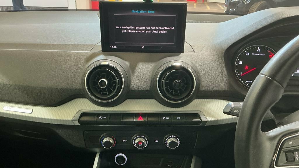 Audi Q2 1.6L Se KN19MLP White #3