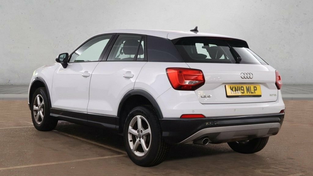 Audi Q2 1.6L Se KN19MLP White #5