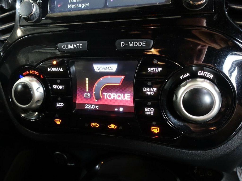 Nissan Juke 1.2L N-connecta DK67ZVF White #4