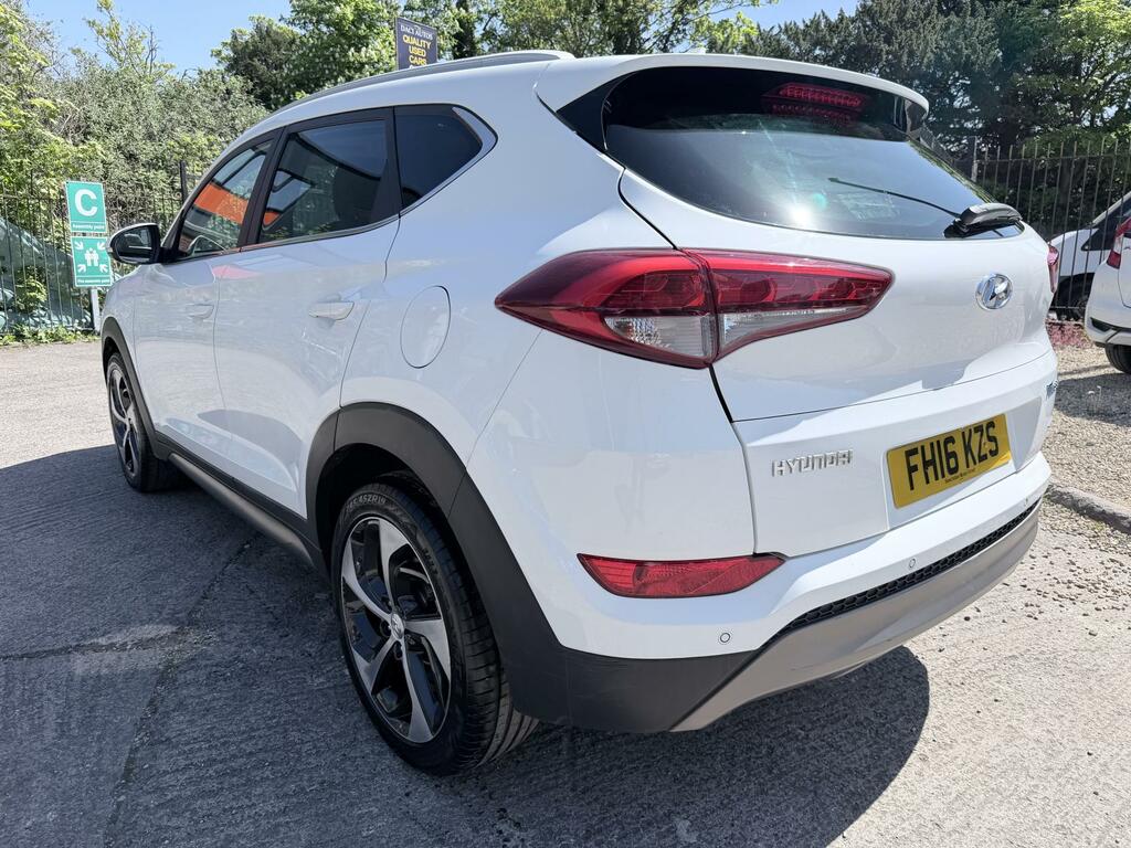 Hyundai Tucson 2.0 Crdi Premium Suv 4Wd Euro 6 1 FH16KZS White #5
