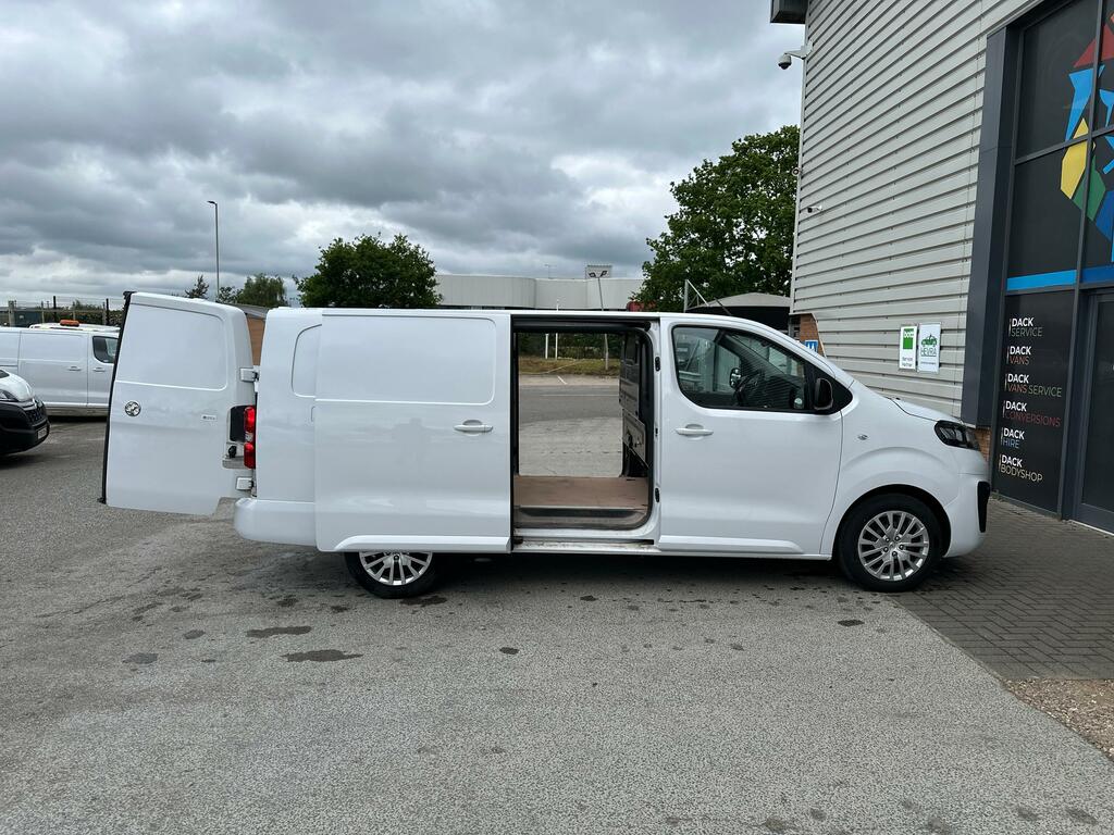 Vauxhall Vivaro L2h1 Pro, 1.5 Turbo, Air-con, Cruise Control, Car DT23OWK White #2