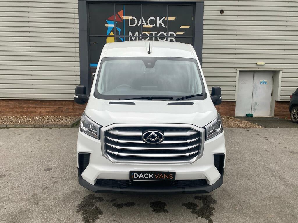 Maxus Deliver 9 Welfare, Kitchen ,Toilet Van, Air-con Night Heater White #4