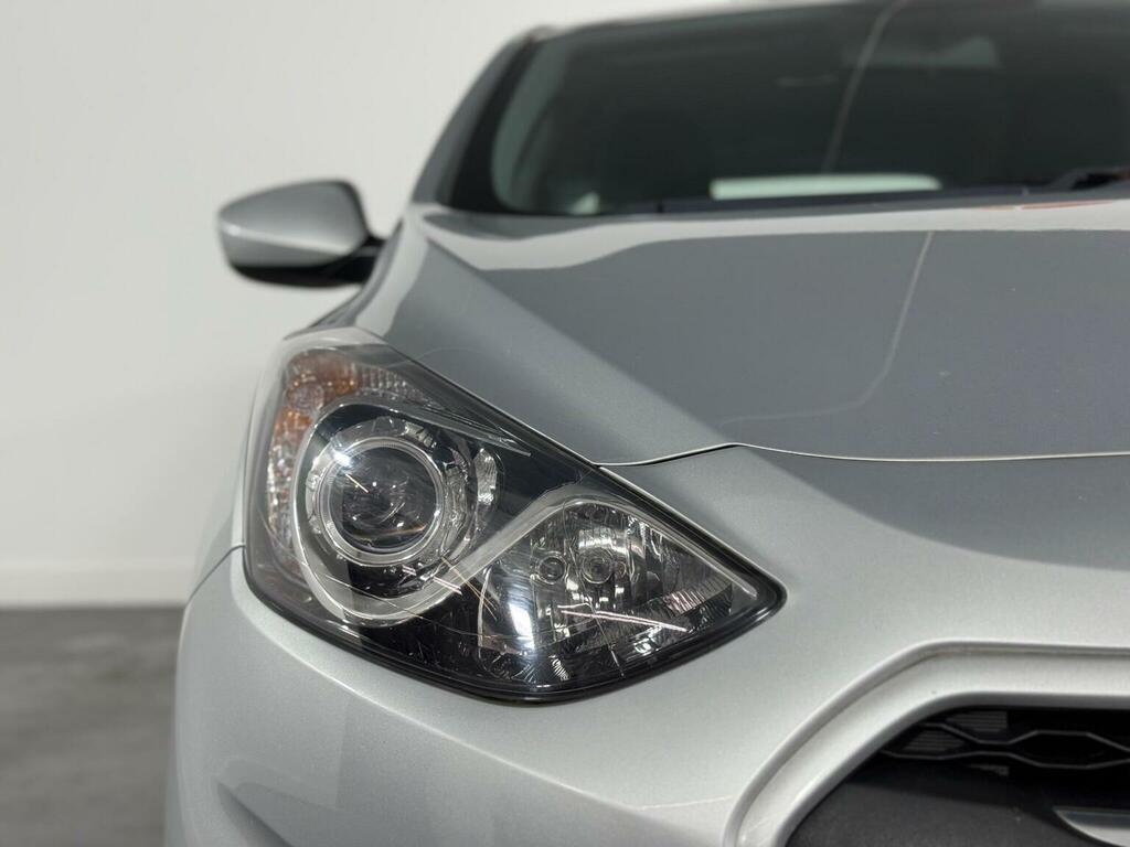 Hyundai I30 Hatchback 1.6 Crdi Blue Drive S Euro 6 Ss EJ15XBW Silver #2