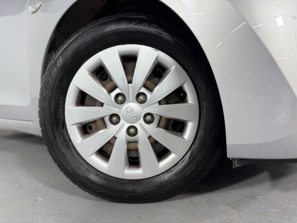 Hyundai I30 Hatchback 1.6 Crdi Blue Drive S Euro 6 Ss EJ15XBW Silver #3