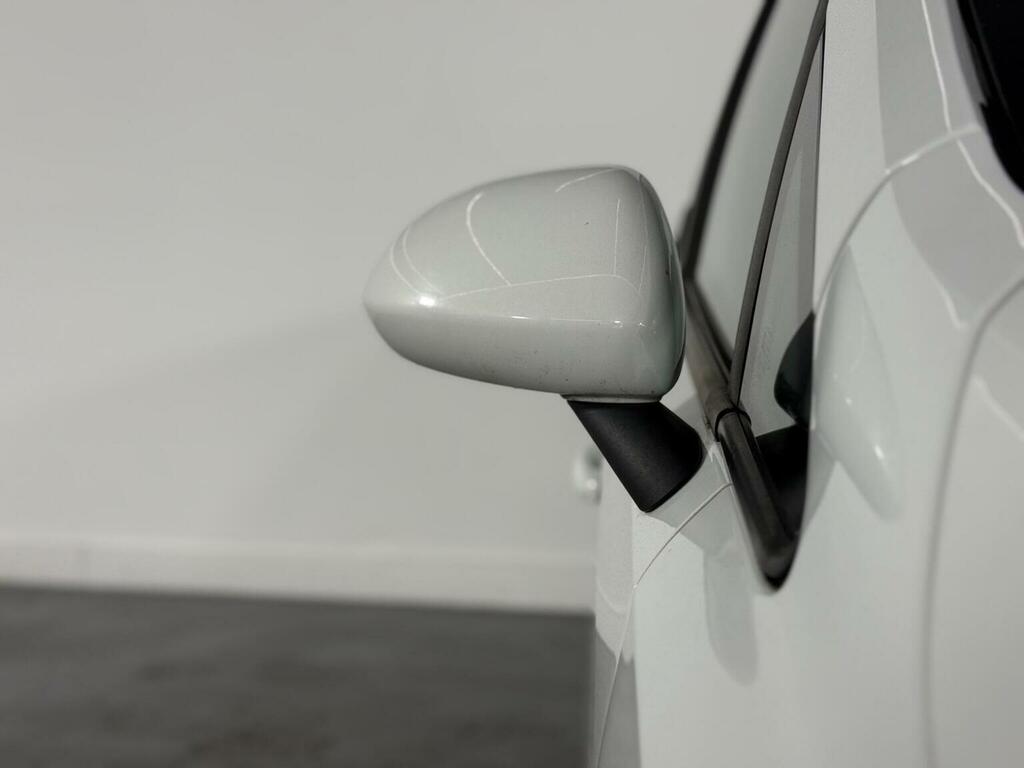 Vauxhall Corsa Hatchback 1.4I Ecoflex Design Euro 6 201717 DV17UEA White #4