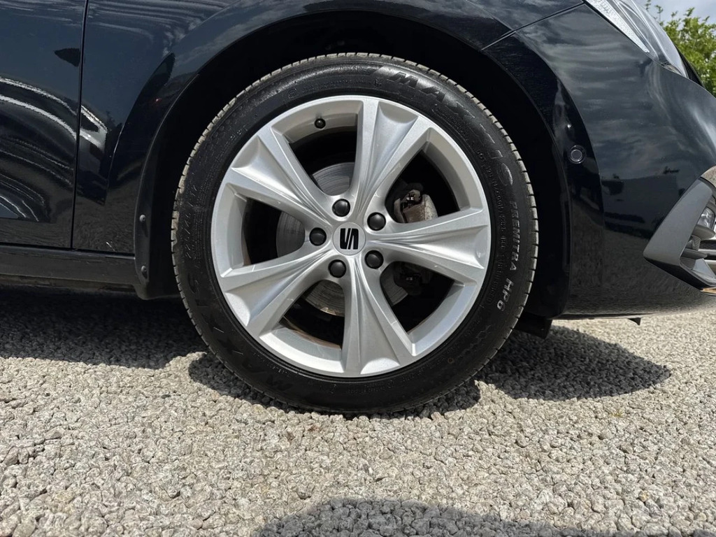 Seat Leon Leon 1.0 Etsi Fr Hatchback Black #6