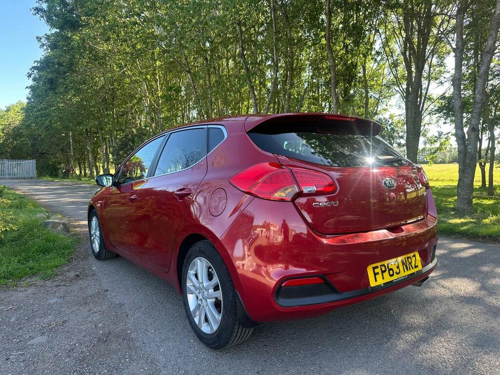 Kia Ceed Hatchback 1.6 Crdi Ecodynamics 3 Euro 5 Ss FP63NRZ Red #5