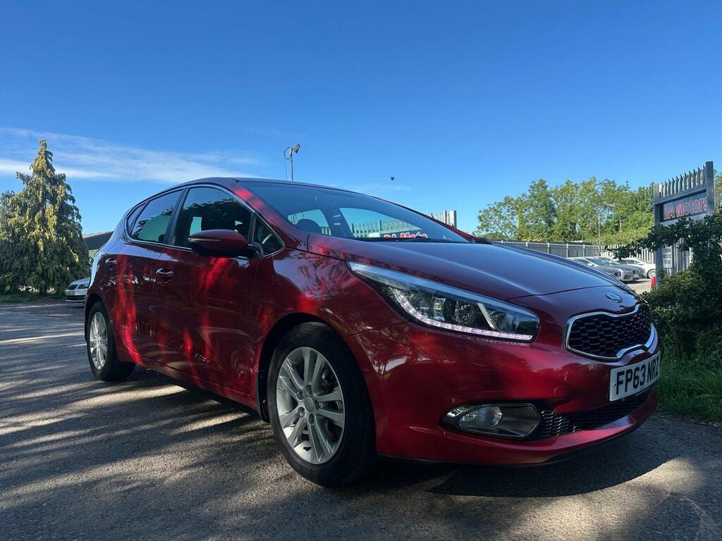 Kia Ceed Hatchback 1.6 Crdi Ecodynamics 3 Euro 5 Ss Red