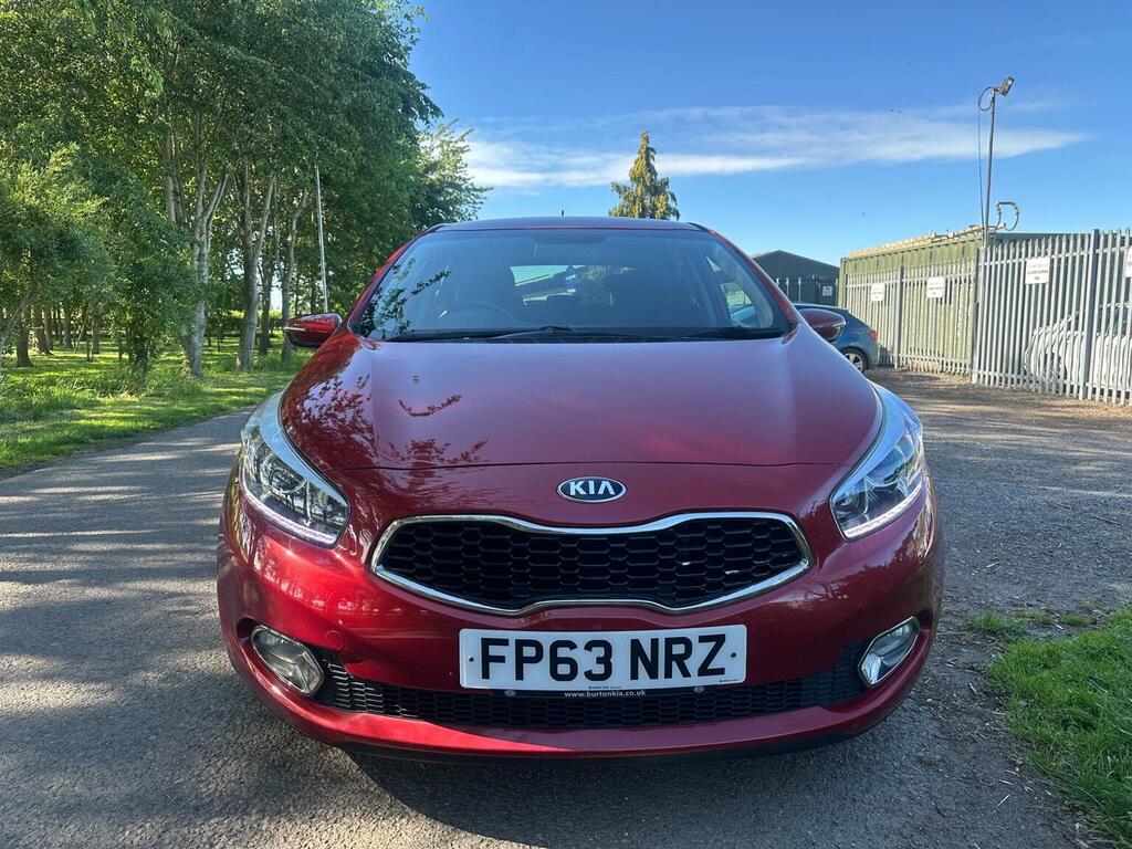 Kia Ceed Hatchback 1.6 Crdi Ecodynamics 3 Euro 5 Ss FP63NRZ Red #2