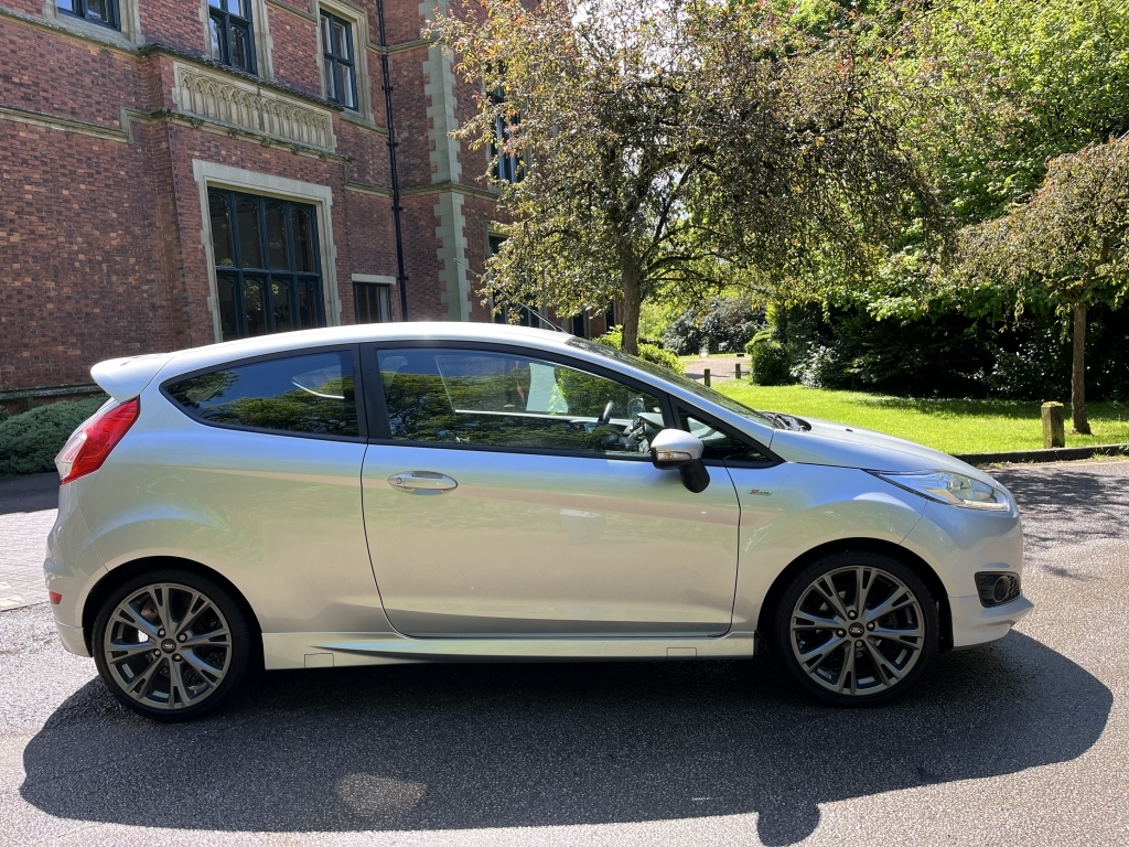 Ford Fiesta Hatchback YD66DPY Silver #2