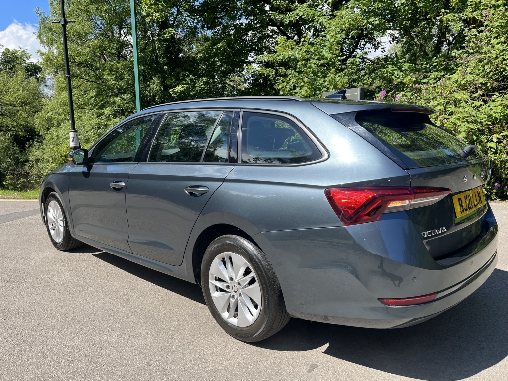 Skoda Octavia Estate BJ21LLN Grey #4