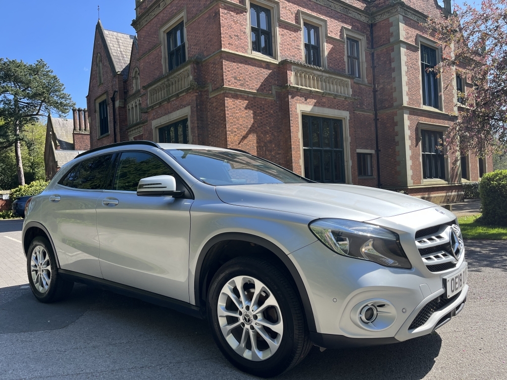 Mercedes-Benz GLA Class Estate Silver