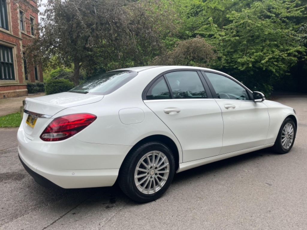 Mercedes-Benz C Class C200 D Se Executive White #5