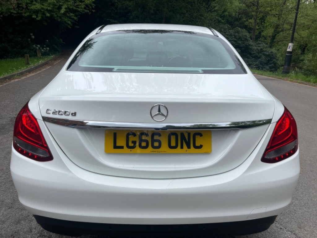 Mercedes-Benz C Class C200 D Se Executive White #4