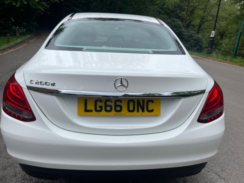 Mercedes-Benz C Class C200 D Se Executive White #3
