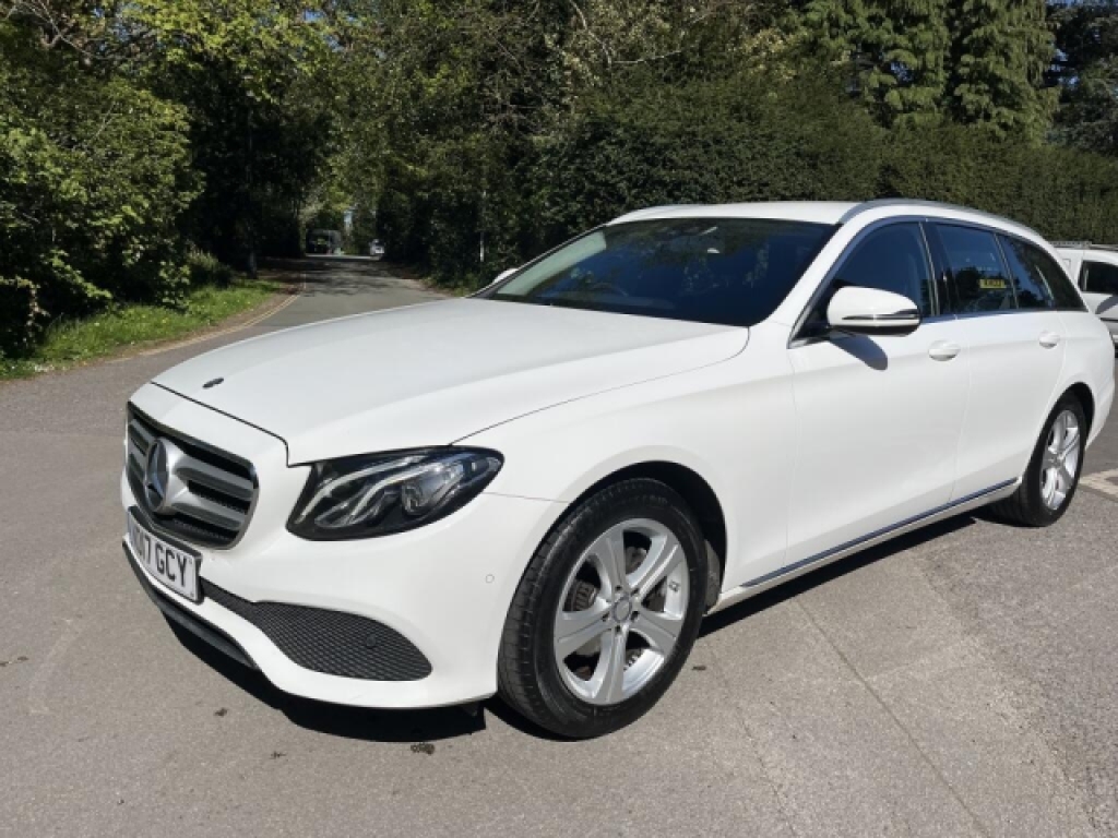 Mercedes-Benz E Class Estate ND17GCY White #4
