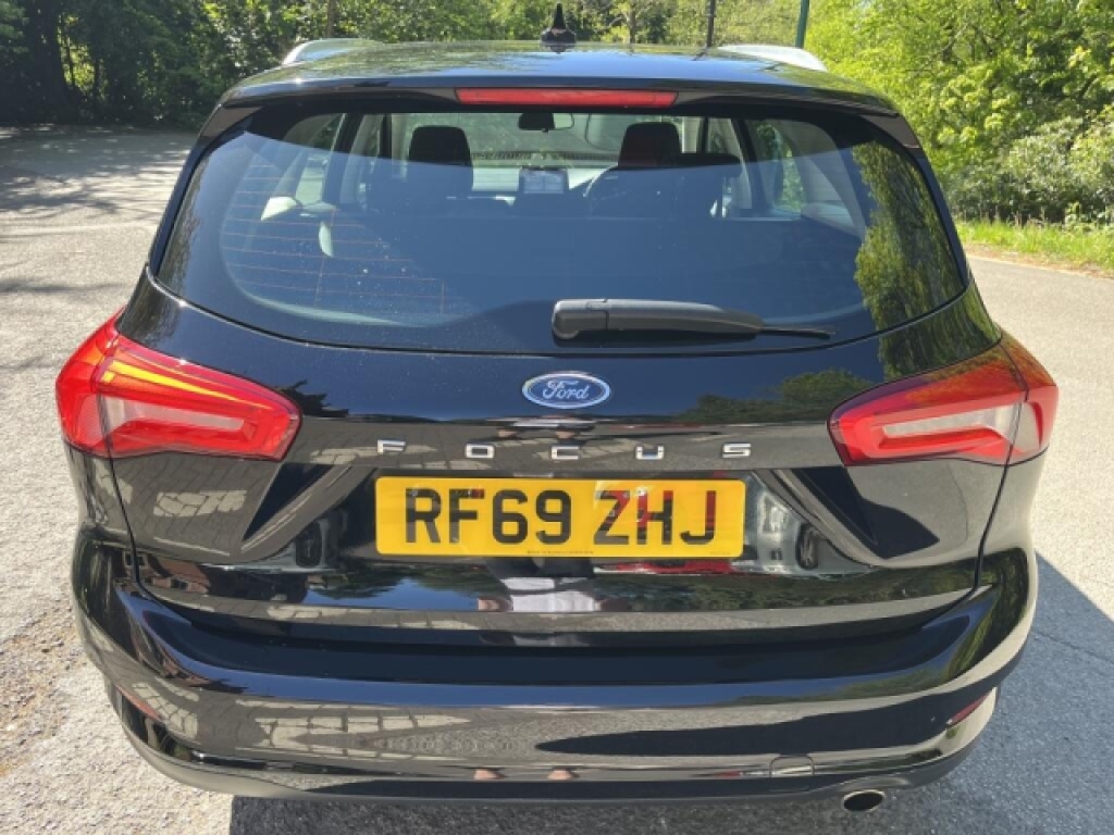 Ford Focus Estate RF69ZHJ Black #5
