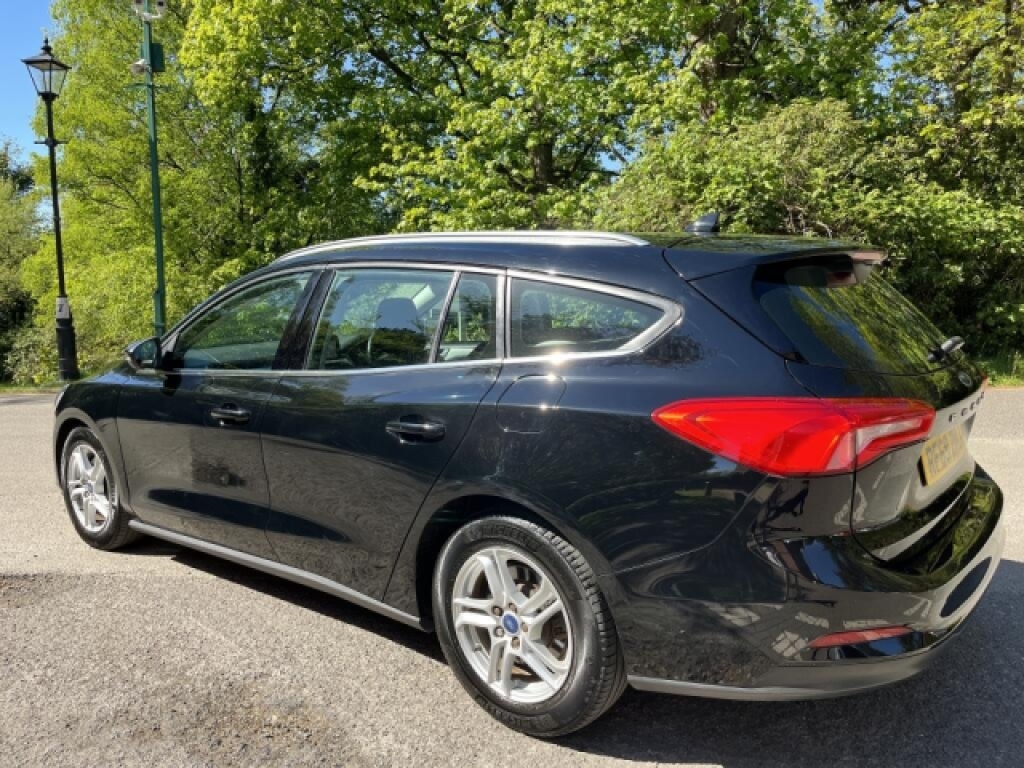Ford Focus Estate RF69ZHJ Black #6