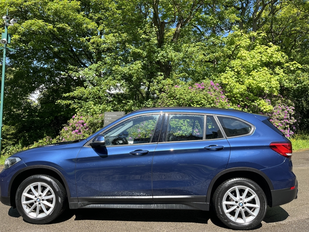 BMW X1 Estate YM71FGD Blue #6
