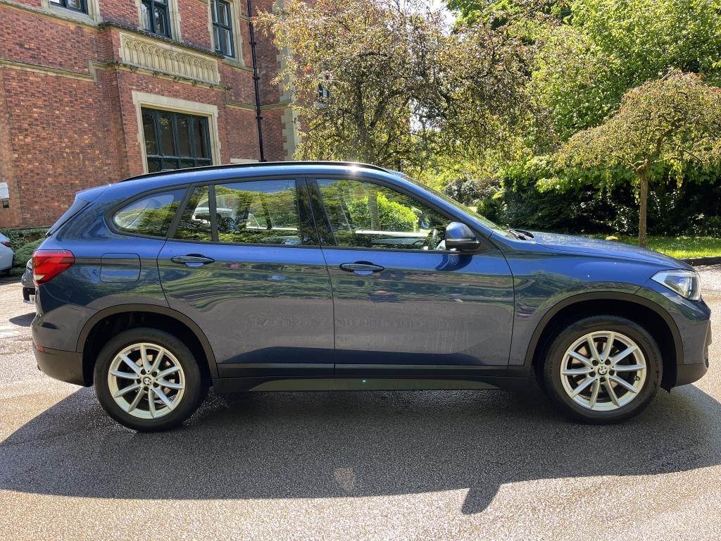 BMW X1 Estate YM71FGD Blue #3